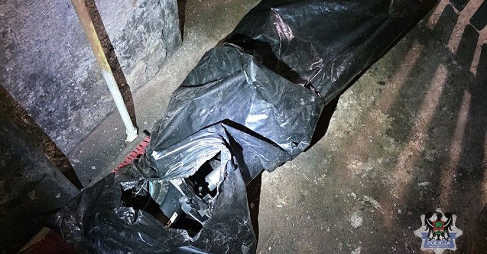 zdjęcie: Mężczyzna zatrzymany po włamaniu do piwnicy i kradzieży hulajnóg / fot. KMP w Wałbrzychu