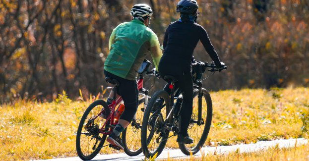 Rowerzyści jechali „wężykiem”