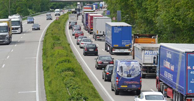 Po wypadku zablokowana droga krajowa nr 92