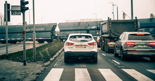 Zarzuty dla kierowcy, który potrącił pieszą i uciekł