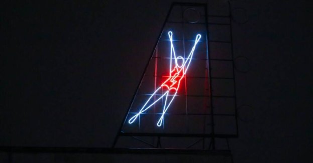 Neon "Siatkarka" na pl. Konstytucji został zabytkiem