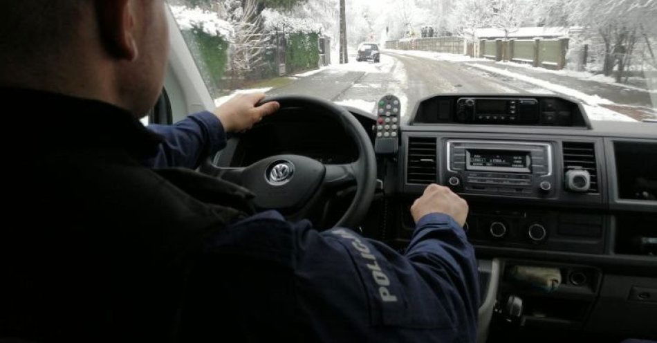 zdjęcie: Jak przygotować samochód do zimy i bezpiecznie jeździć / fot. KPP łódzkiego wschodniego