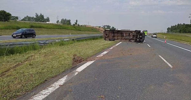 Wypadek busa na autostradzie A4, ranne cztery osoby