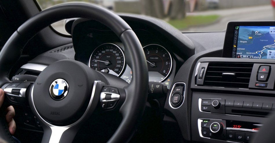 zdjęcie: Skuteczny pościg za kierowcą BMW. Za kierownicą 16-latek / pixabay/1281640