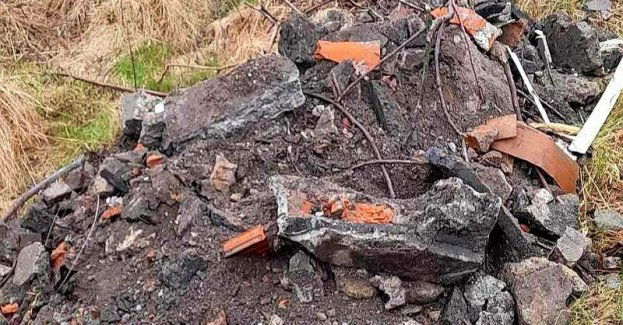 Wyrzucił odpady na gminny teren. Został ustalony i ukarany!