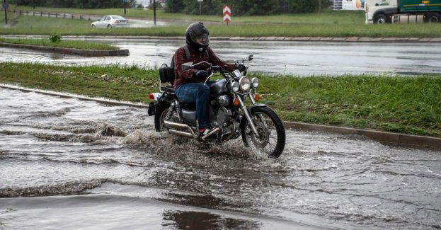 IMGW ostrzega przed burzami w pasie środkowej i wschodniej Polski