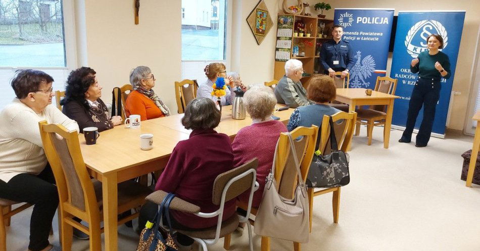 zdjęcie: Niebieski Parasol w Łańcucie Bezpieczeństwo seniorów / fot. KPP w Łańcucie Foto: KPP Łańcut