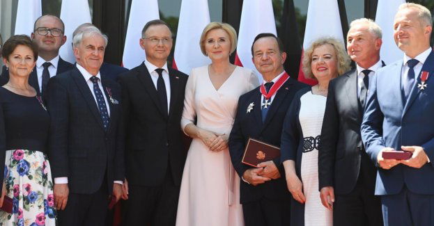 Prezydent odznaczył zasłużonych samorządowców