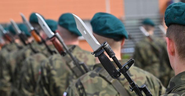 Szef MON zapowiada zmiany w regulaminie wojska ws. zarostu i tatuaży