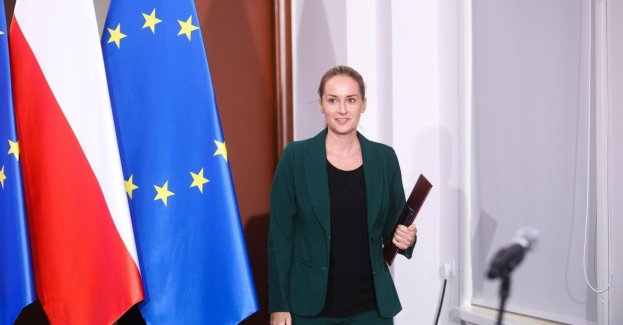 Należy poinformować pacjentów o braku szczepionek przeciwko COVID-19; rzecznik MZ: do Polski dojechało 200 tys. szczepionek, będą kolejne transze