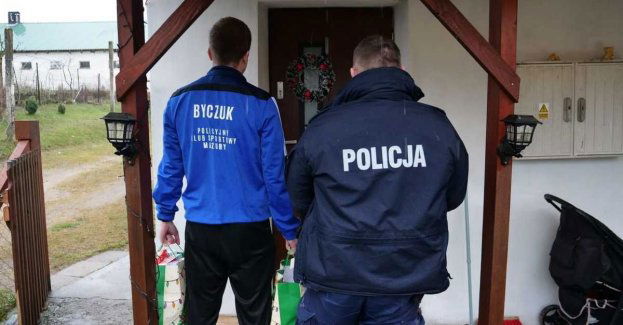 Wspólna akcja policjantów Posterunku Policji w Miłomłynie z wolontariuszami