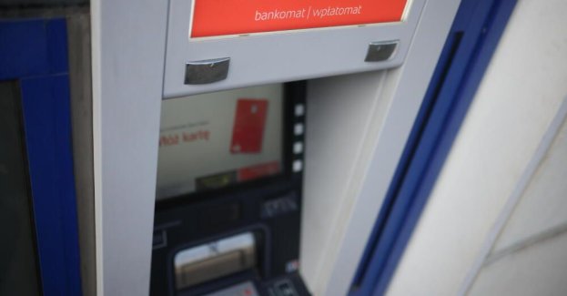 Prokuratura w Bydgoszczy wszczęła śledztwo dot. kradzieży pieniędzy z rachunków w banku Santander