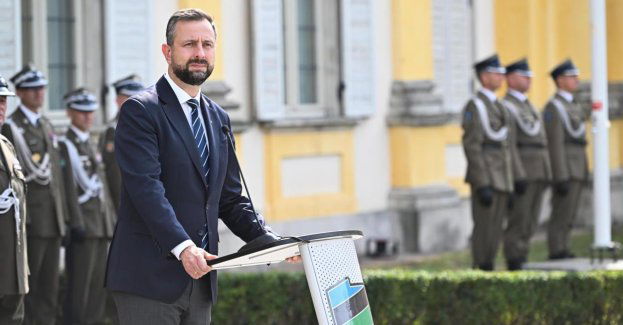 Amfibie transportowane są na południe kraju do pomocy na wypadek powodzi