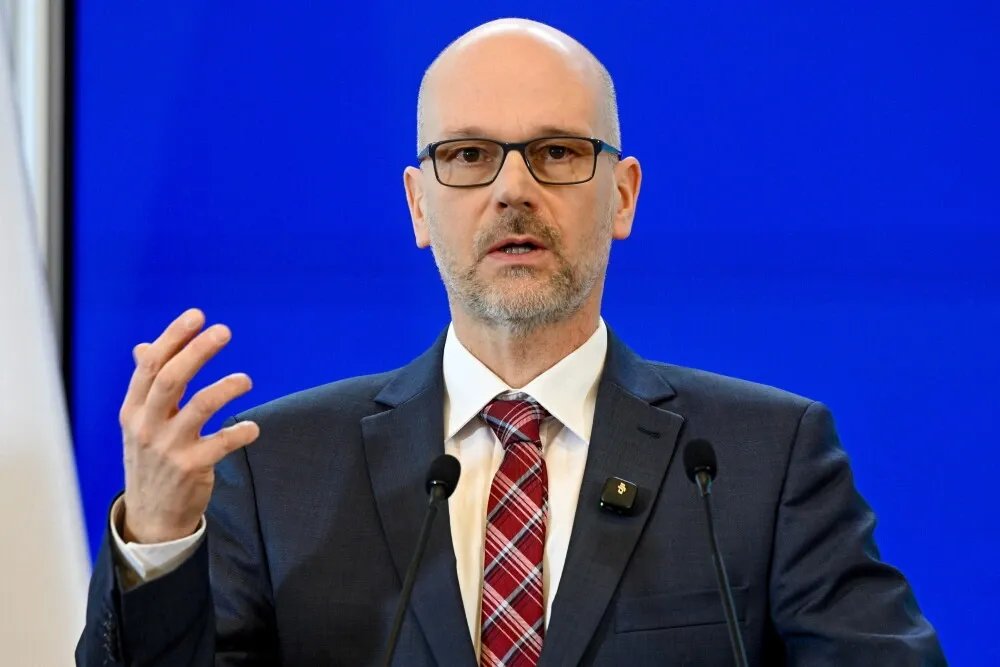 zdjęcie: Berek dla PAP ws. oświadczeń majątkowych: nie mam nic do ukrycia / Warszawa, 20.02.2026. Minister do spraw nadzoru nad wdrażaniem polityki rządu Maciej Berek na konferencji prasowej