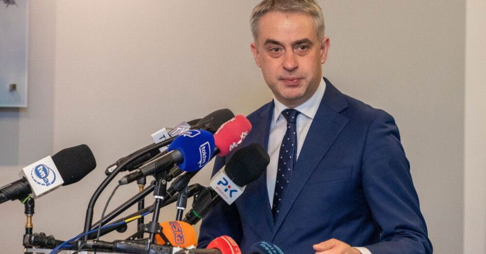 zdjęcie: Minister cyfryzacji: pilne procedury kryzysowe po cyberataku na Urząd Miasta Myszkowa / Bydgoszcz, 16.03.2026. Wicepremier, minister cyfryzacji Krzysztof Gawkowski podczas uroczystości podpisania umowy między Zakładami Chemicznymi