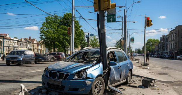 Volvo uderzyło w sygnalizator świetlny; zginęła 15-letnia pasażerka auta