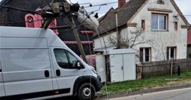 Był pod wpływem narkotyków i swoją jazdę zakończył na słupie ogrodzeniowym