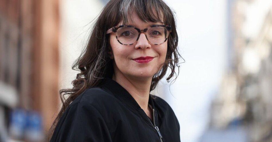 zdjęcie: Jachira: Zieloni są przeciw zniesieniu dwukadencyjności w samorządzie / Warszawa, 27.10.2025. Posłanka KO Klaudia Jachira przed siedzibą Polskiej Agencji Prasowej w Warszawie, 27 bm. Klaudia Jachira była gościem Studia PAP. (sko) PAP/Albert Zawada