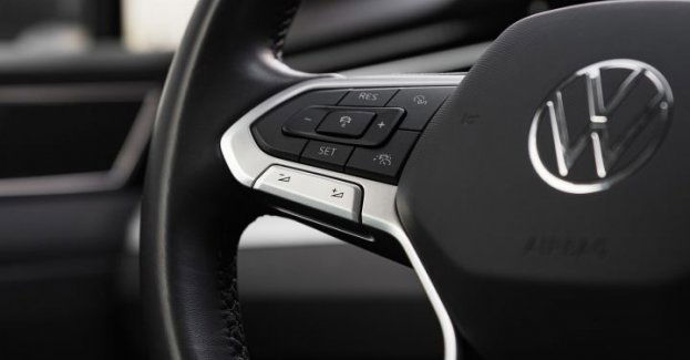 W szpitalu zmarł mężczyzna, po którym przejechał samochód