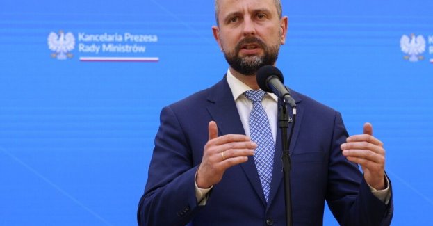 Szef MON apeluje o spokój i zapewnia, że rząd będzie informował o wszystkich decyzjach