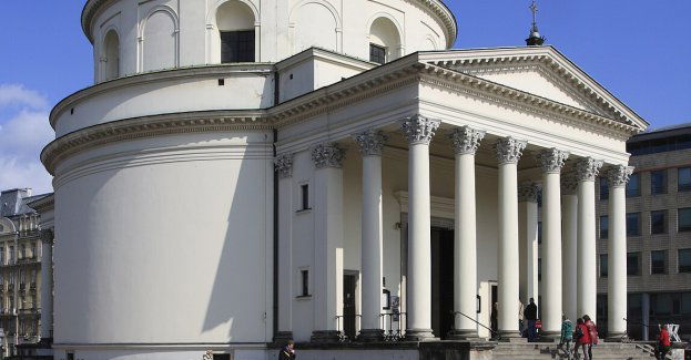 Plac Trzech Krzyży jest bardziej zielony, ale niebezpieczny dla rowerzystów