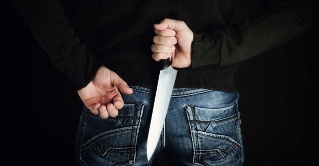 Zarzut dla 17-latka za zranienie nożem dwóch nastolatków w Pasłęku