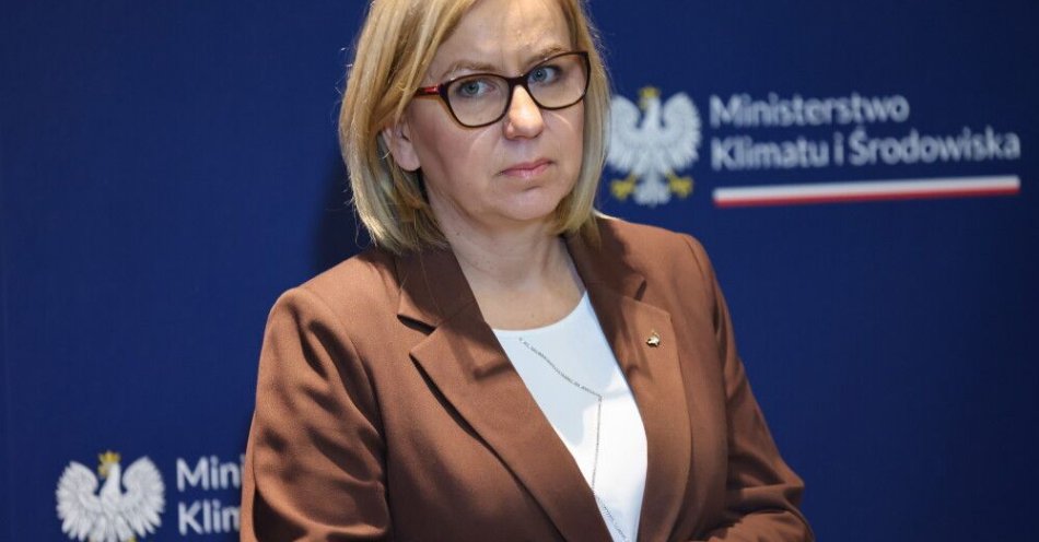 zdjęcie: Mulawa (Konfederacja): ok. 100 podpisów pod wnioskiem o odwołanie Hennig-Kloski z funkcji minister klimatu / Warszawa, 11.12.2025. Minister klimatu i środowiska Paulina Hennig-Kloska podczas konferencji prasowej w siedzibie resortu środowiska w Warszawie, 11 bm. Spotkanie dotyczyło prezentacji Planu Zarządzania dla Obiektu Światowego Dziedzictwa – Puszcza Białowieska, ze względu na przekazanie go Centrum Światowego Dziedzictwa UNESCO. (sko) PAP/Albert Zawada