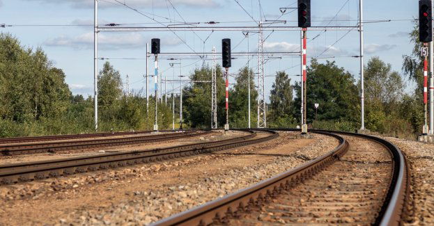 PKP PLK zmodernizują ponad 40 przejazdów kolejowych w pięciu województwach; co czwarty w Łódzkiem