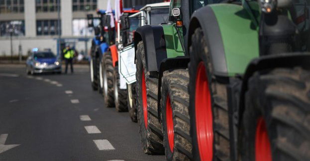 Spada liczba blokad na drogach, ale protesty rolników wciąż trwają