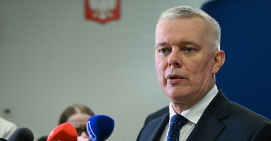 zdjęcie: Siemoniak: zawetowana ustawa dawała państwu niezbędny poziom kontroli nad rynkiem kryptowalut / Lublin, 13.11.2025. Minister - członek Rady Ministrów, koordynator służb specjalnych Tomasz Siemoniak podczas briefingu w Siedzibie Delegatury Agencji Bezpieczeństwa Wewnętrznego w Lublinie, 13 bm. Spotkanie dot. znaczenia delegatur ABW na wschodniej flance NATO w systemie bezpieczeństwa wewnętrznego. (mr) PAP/Wojtek Jargiło