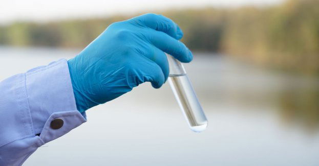 Bakterie grupy coli w wodzie w centrum miasta