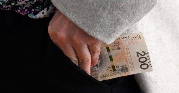 Większość emerytów otrzymała "czternastkę" na konto bankowe