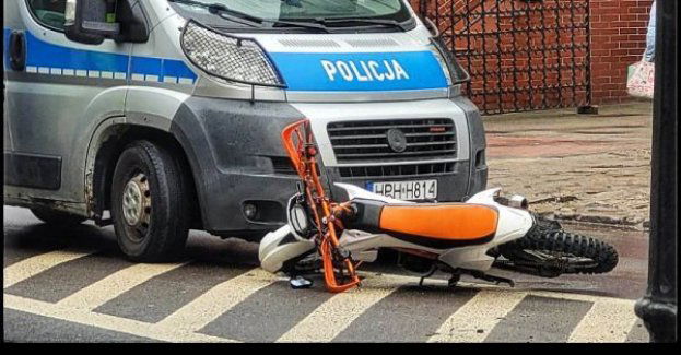 Pijany motocyklista uderzył w radiowóz