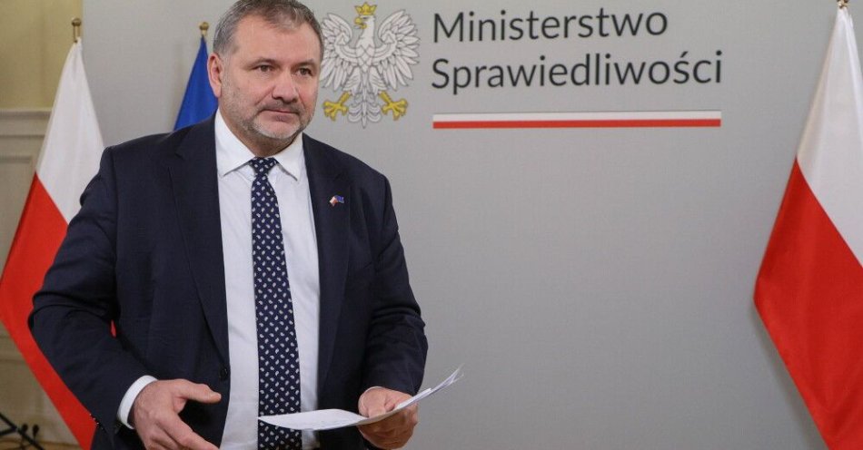 zdjęcie: OKO.press: Żurek powoła specjalne zespoły prokuratorów ścigające mowę nienawiści, w tym hejt na Ukraińców / Warszawa, 22.12.2025. Minister sprawiedliwości, prokurator generalny Waldemar Żurek podczas konferencji prasowej w siedzibie resortu w Warszawie, 22 bm. Konferencja dot. Funduszu Sprawiedliwości. (jm/mr) PAP/Paweł Supernak