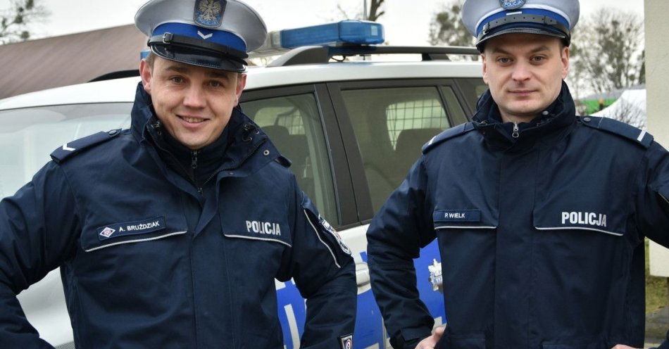 zdjęcie: W Szczytnie policjanci uratowali 16 latkę w kryzysie emocjonalnym / fot. KPP w Szczytnie sierż. Andrzej Bruździak i st. post. Paweł Wielk