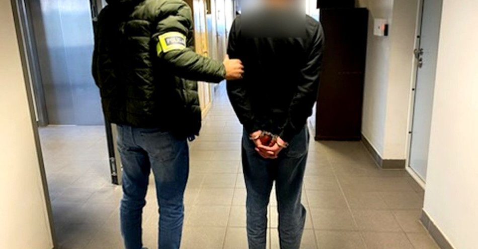 zdjęcie: Nocna kontrola: pijany kierowca zatrzymany drugi bez prawa jazdy / fot. KMP w Piotrkowie Trybunalskim