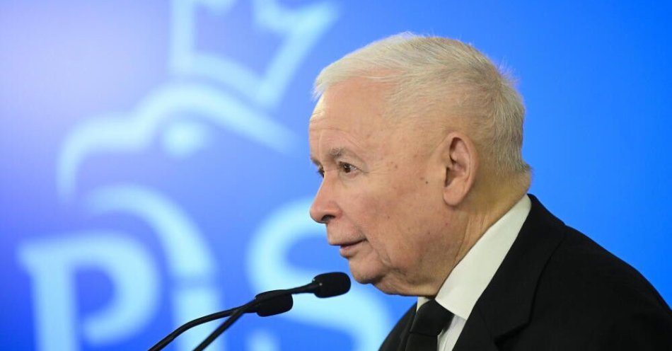 zdjęcie: Kaczyński ws. rządowej uchwały: nie będzie żadnej gwarancji, że jakiś „przyzwoity polski rząd” będzie to uznawał / Warszawa, 11.03.2026. Prezes PiS Jarosław Kaczyński na konferencji prasowej w Sejmie, 11 bm. dotyczącej spraw bieżących. (obm/mgut) PAP/Marcin Obara