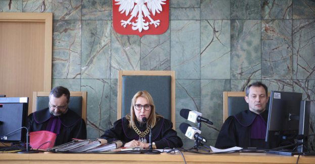 Zapadł wyrok w sprawie zawieszenia zdjęć europosłów na szubienicach