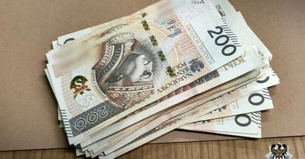Pracownica poczty przywłaszczyła pieniądze klientów