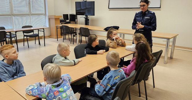 Uczniowie przyszli spotkać się z lipnowskimi policjantami