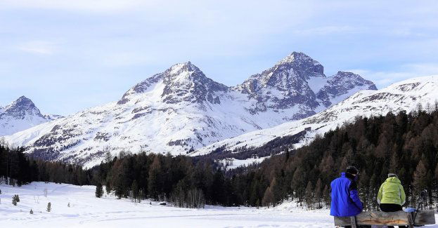 Trudne warunki na szlakach; w górach ślisko i wieje silny wiatr