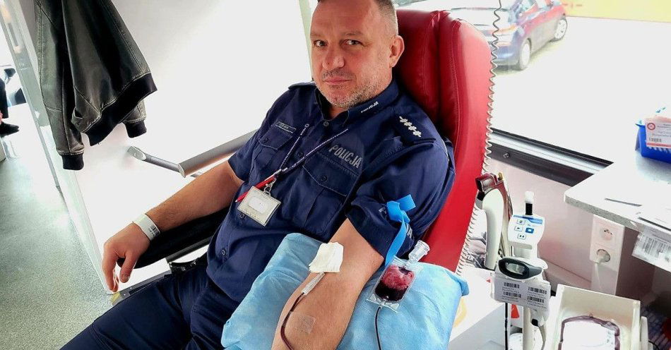 zdjęcie: Goleniowscy dzielnicowi znów oddali krew i pomagają innym / fot. KPP w Goleniowie