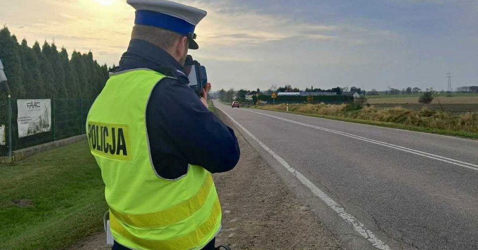 zdjęcie: Prawa jazdy zabrane po przekroczeniu prędkości w powiecie kolneńskim / fot. KPP Kolno
