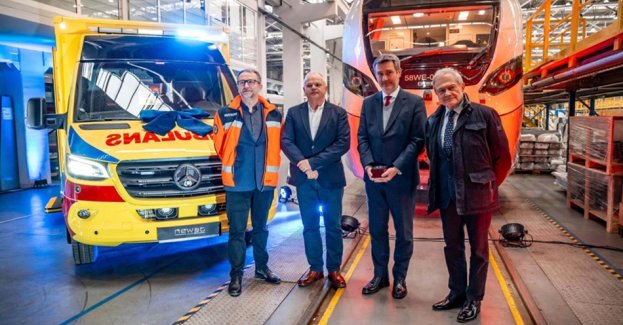 150 lat odpowiedzialności. NEWAG przekazuje nową karetkę