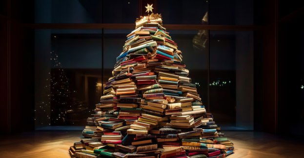 W bibliotece uniwersyteckiej stanęła choinka z segregatorów