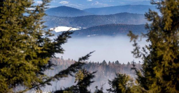 Trudne warunki na szlakach turystycznych; temperatury ujemne