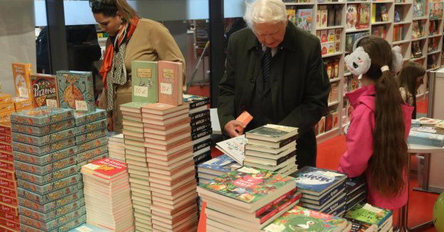 Polacy nieco powyżej unijnej średniej w czytaniu książek