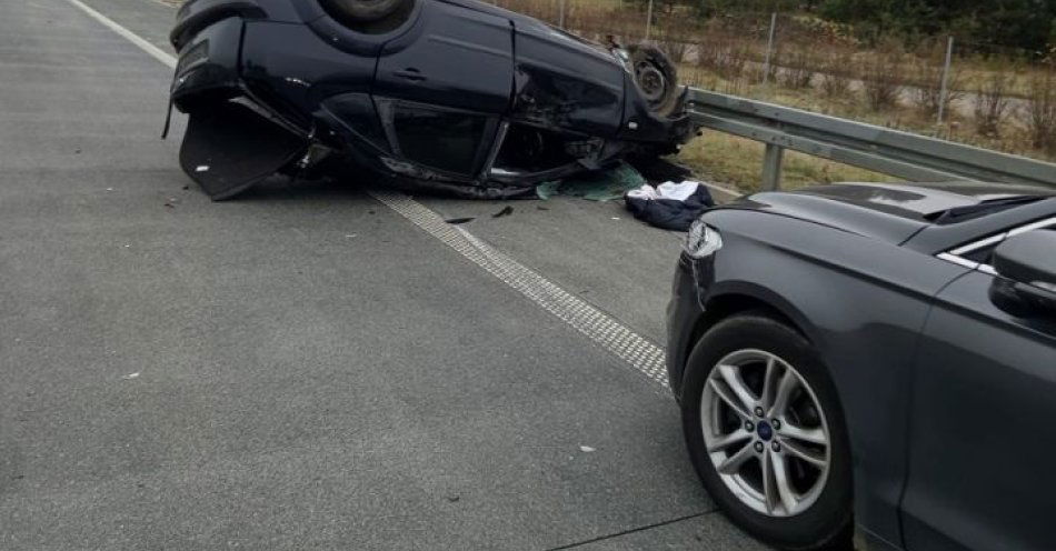 zdjęcie: Trzy osobówki zderzyły się na S8 w Budykierzu. Jedna osoba ranna / fot. KPP w Wyszkowie Zdarzenie drogowe S8- Budykierz z udziałem osobowych fordów