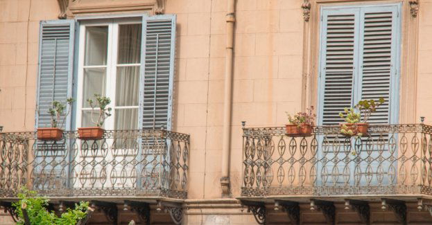 Śledczy umorzyli sprawę upadku dziecka z balkonu; matka niepoczytalna