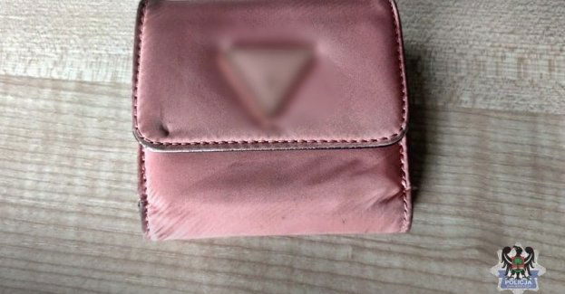 20-latka znalazła portfel z gotówką i dodatkowo kilkakrotnie skorzystała ze znajdującej się w środku karty bankomatowej